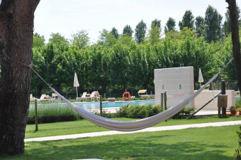 adriabella dune agriturismo esterni amaca piscina gelsi 1800x1200