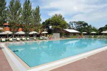 adriabella dune agriturismo esterni piscina 03 1800x1200