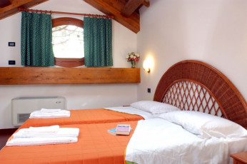 adriabella spighe 3 camera galleria Saraceno