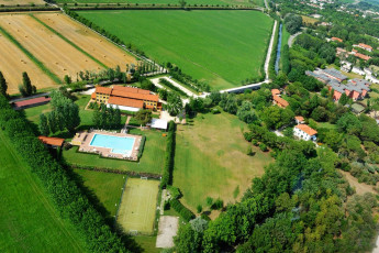 adriabella dune agriturismo esterni aereo 02 1800x1200