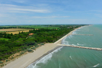 adriabella dune agriturismo esterni aereo 08 1800x1200