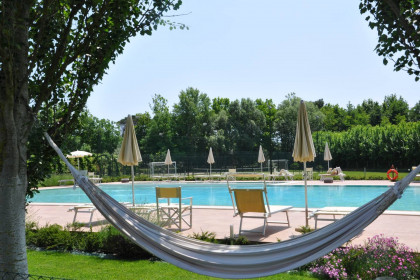 adriabella dune agriturismo esterni amaca piscina tennis 1800x1200