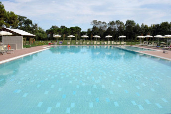 adriabella dune agriturismo esterni piscina 01 1800x1200