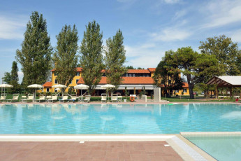 adriabella dune agriturismo esterni piscina 02 1800x1200