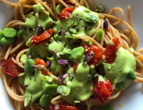 Ricetta della nostra “Pasta alla Pollock” con fave, pistacchi e pomodorini confit